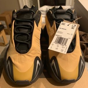 Size 6 - Yeezy Boost 700 MNVN Honey Flux